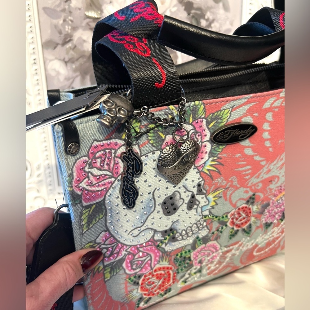 🌹☠️Ed Hardy Skull Rose Rhinestone Denim Tote🌹☠️-NWT - Picture 5 of 17